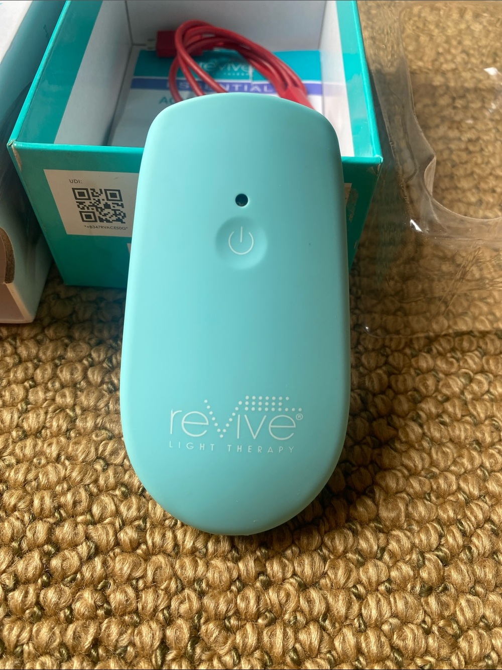 Essentials Acne Treatment Multi-Spectrum Light – Teal and Blue Packaging - Picture 7 of 7